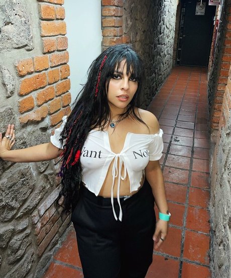 Mariana de Miguel star perfect image