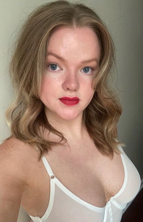 Adleesweet porn star picture