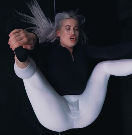 Lael Hansen nude actress pictures