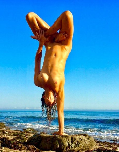 Liz Crosby star hot pictures