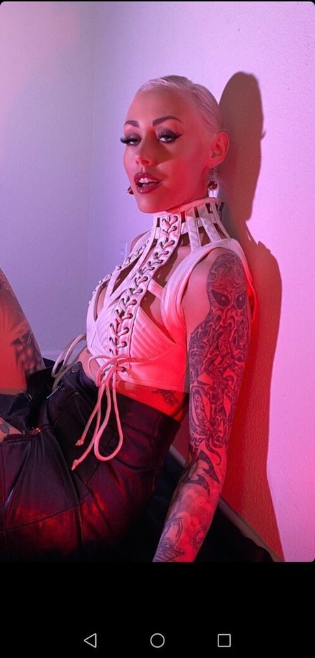 Shonda Laurelee Mackey hd actress gallery