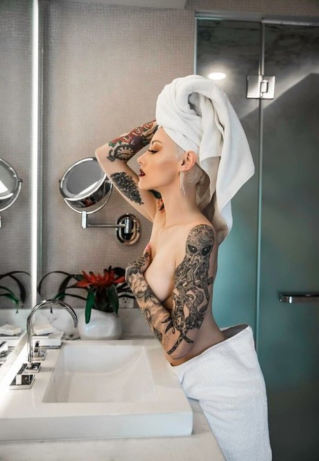 Shonda Laurelee Mackey naked pornstar image