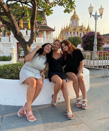 Caroline Moore star hot gallery