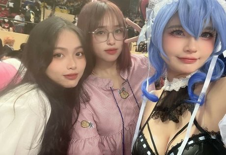 Azami Cosplayer beautiful star picture