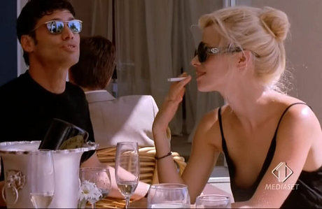 Claudia Schiffer hot actress img