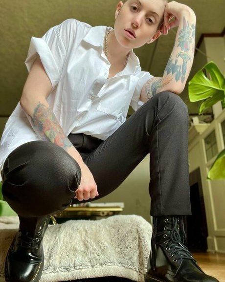 Wesley Fox pornographic actress galleries