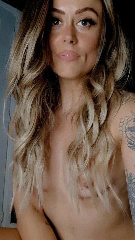 DarkInteresting909 erotic pornstar pic