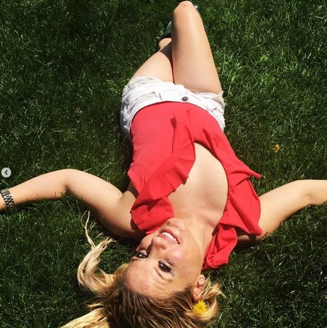 Charlotte Nastase star erotic pics