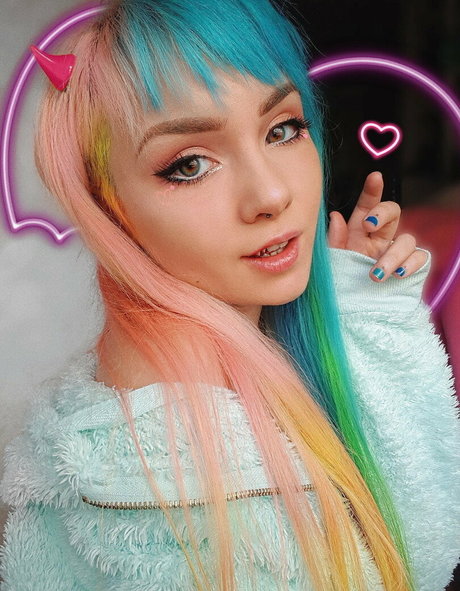 Mimo Suicide star pretty photo