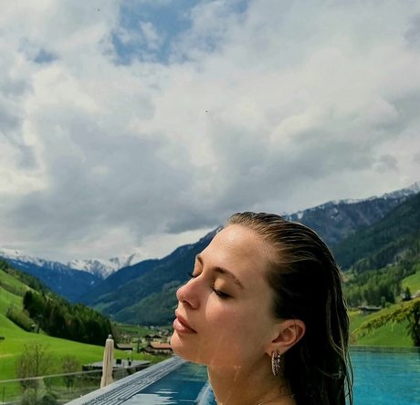 Sophia Florsch nude pornstar images