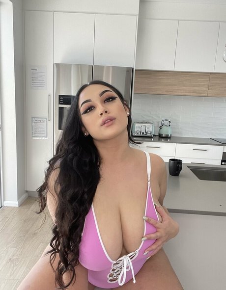 AnyastjaASMR erotic actress pic