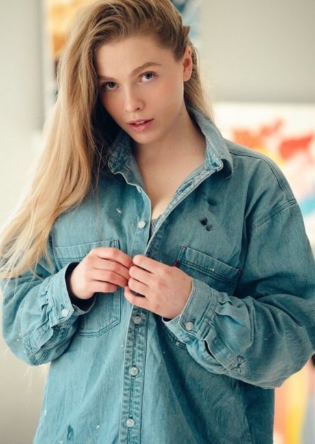 sirililia nudes actress pictures