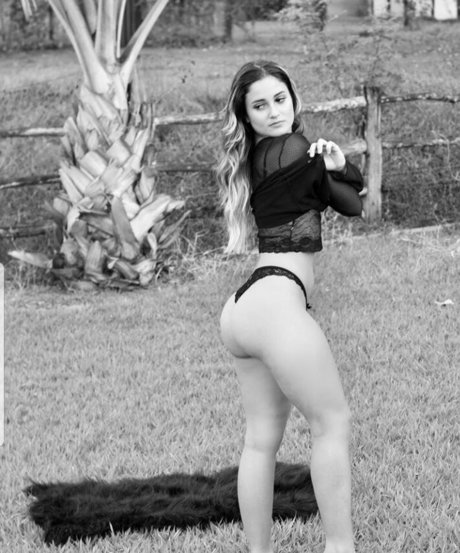 beautiful face onlyfans hot nude photos