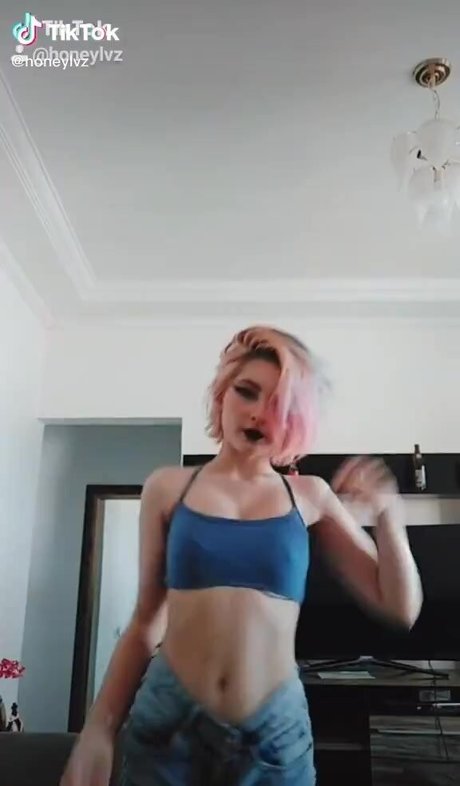 Honeylvz porn model photos