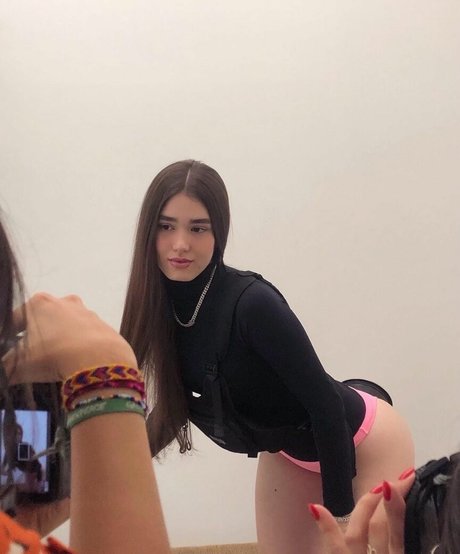 Lura Elys exclusive model pics