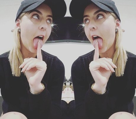 Kellykoopman star exclusive photos