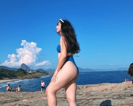 Isadora Amorim pretty star photo