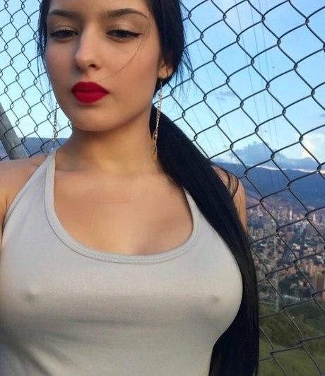 Carolina Tobon model exclusive photos