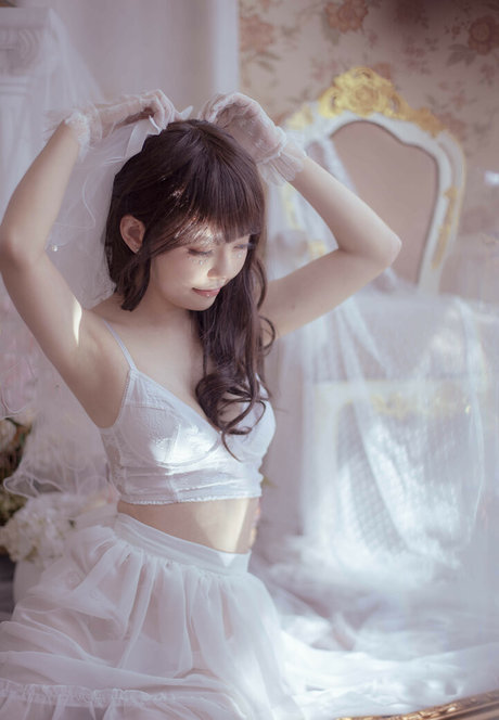 Angie0 0 star naked photos