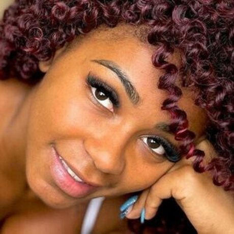 Yaa Santana Bombom nude star img