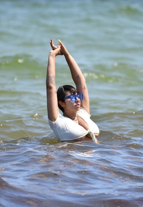 Jackie Cruz model free img