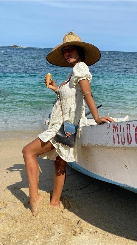 Jackie Cruz Profile pic