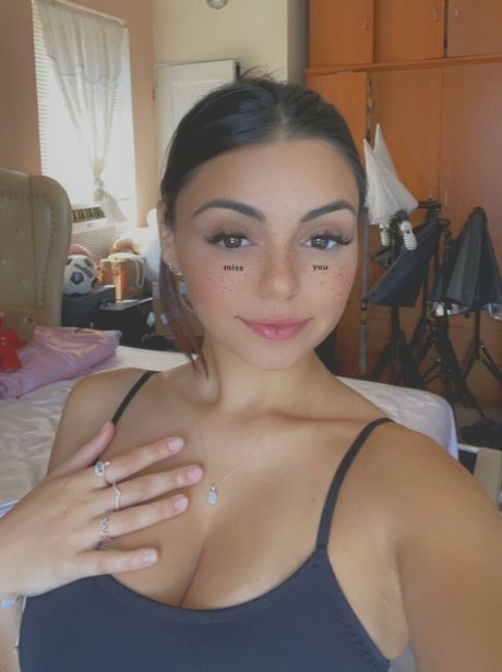 foreignmatee model xxx photos