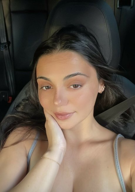 foreignmatee model hot photos