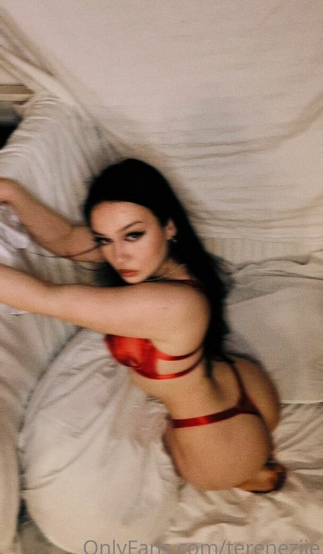 terenezije naked actress picture