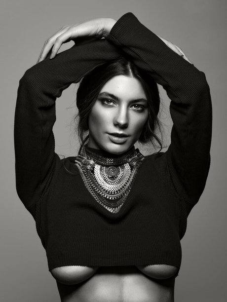 Lea Chloe hd actress pictures