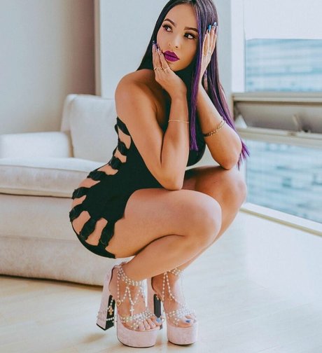 Karla Bustillos star pornographic pictures