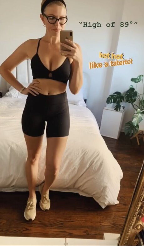 Vivienne Cole sex model gallery