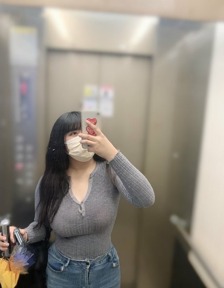 yul off art model gallery