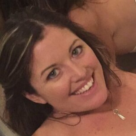 Winnie Cooper star exclusive galleries