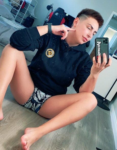 Kameron Taylor free star photos