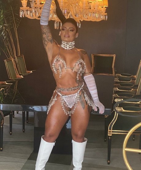 Leila Dantas pretty model photos