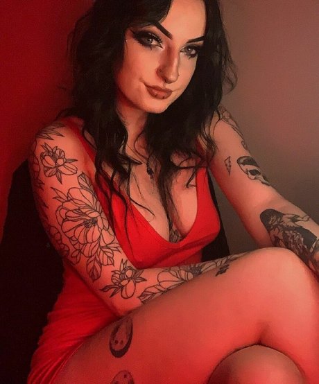 dropdeadroses model nude archive