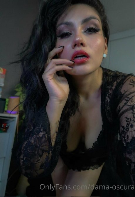 Dama Oscura model hd photo