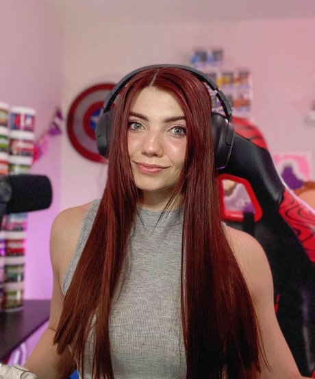 TaylorLiz high quality model pic