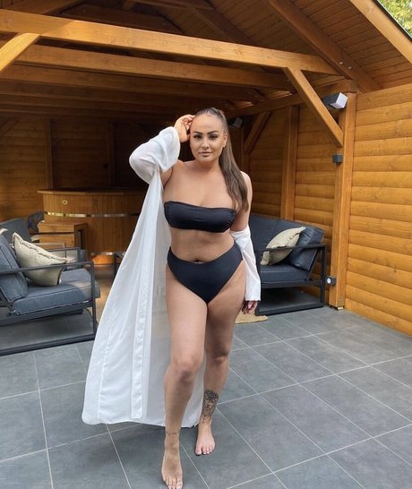 Varga Vivien model pornographic archive