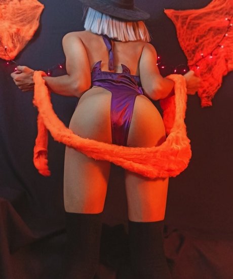 Brunett star adult img