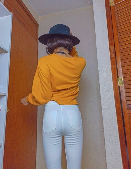 Brunett xxx model archive