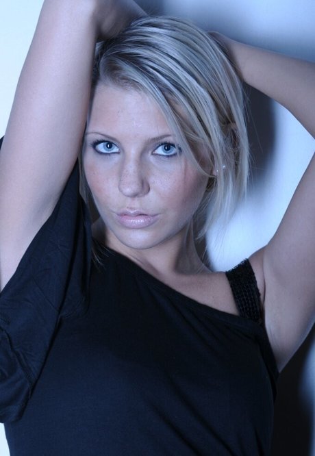 Carina Schwarz model pretty pics