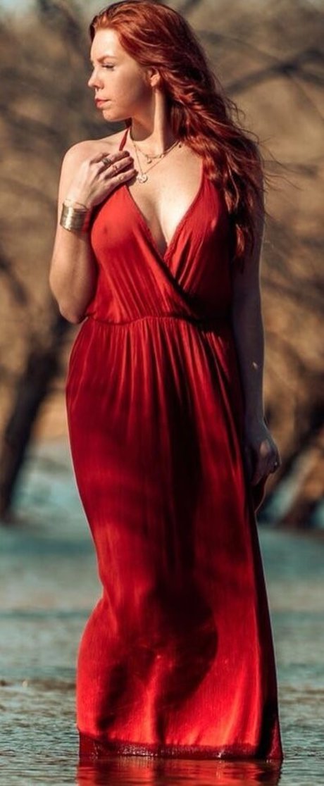 Ashleynmaynard model beautiful pic