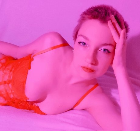 Flwrs hot actress archive