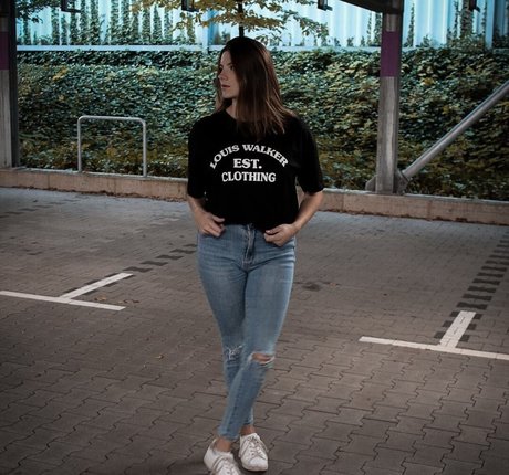 Jasmin Lutke model top img