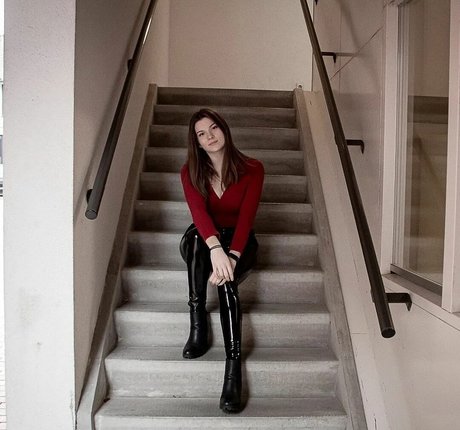 Jasmin Lutke nice star gallery