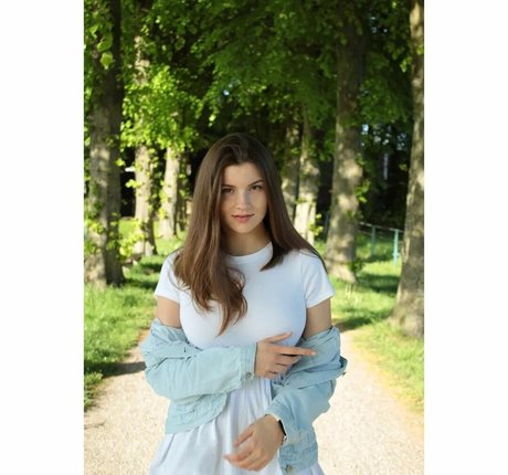 Jasmin Lutke erotic actress galleries