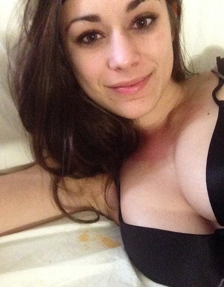 Katie Broad naked star image