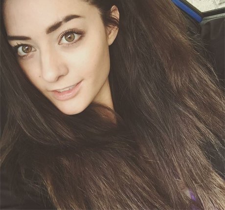 twomgovercsquared model top photo